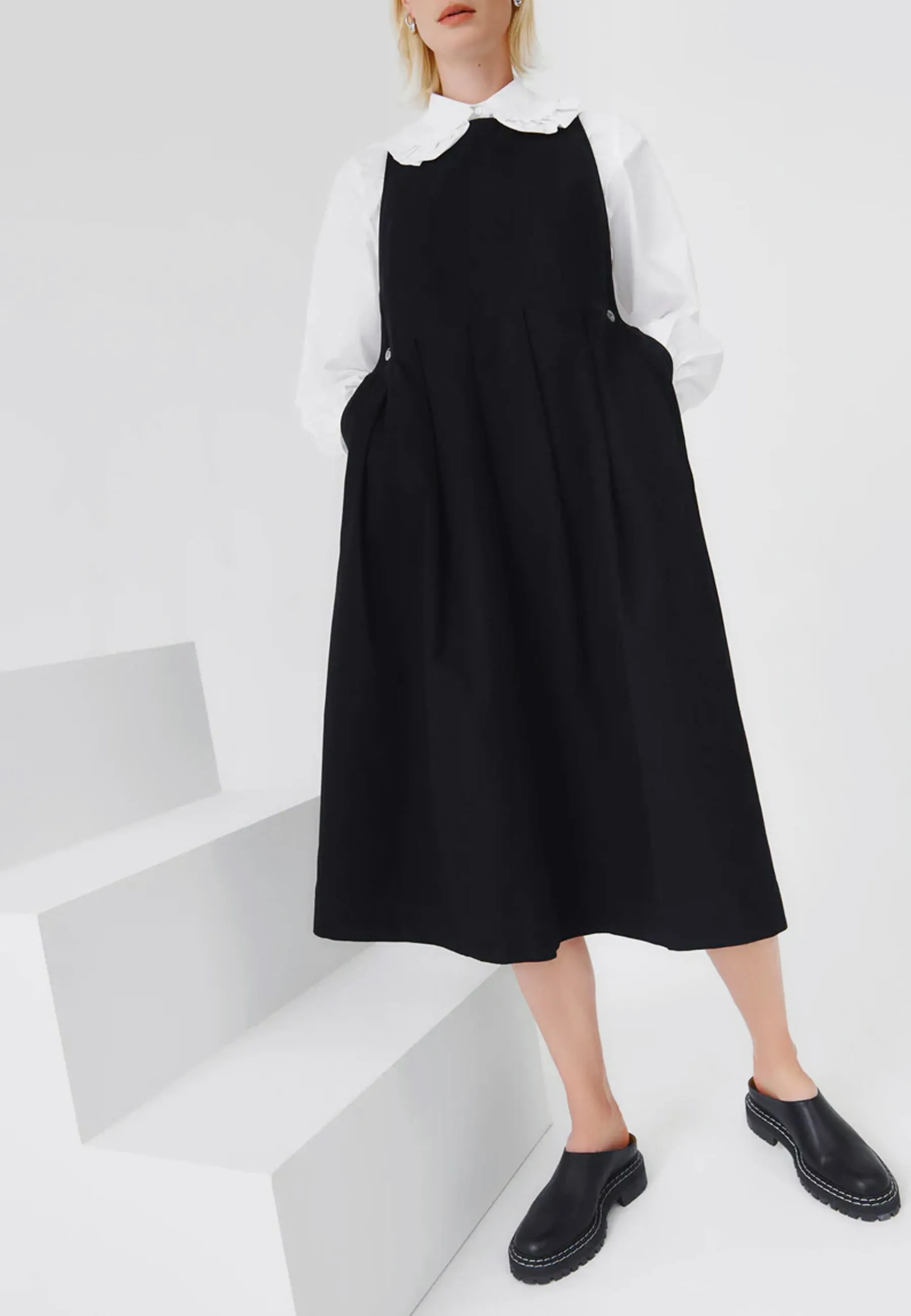 Apron Dress - black