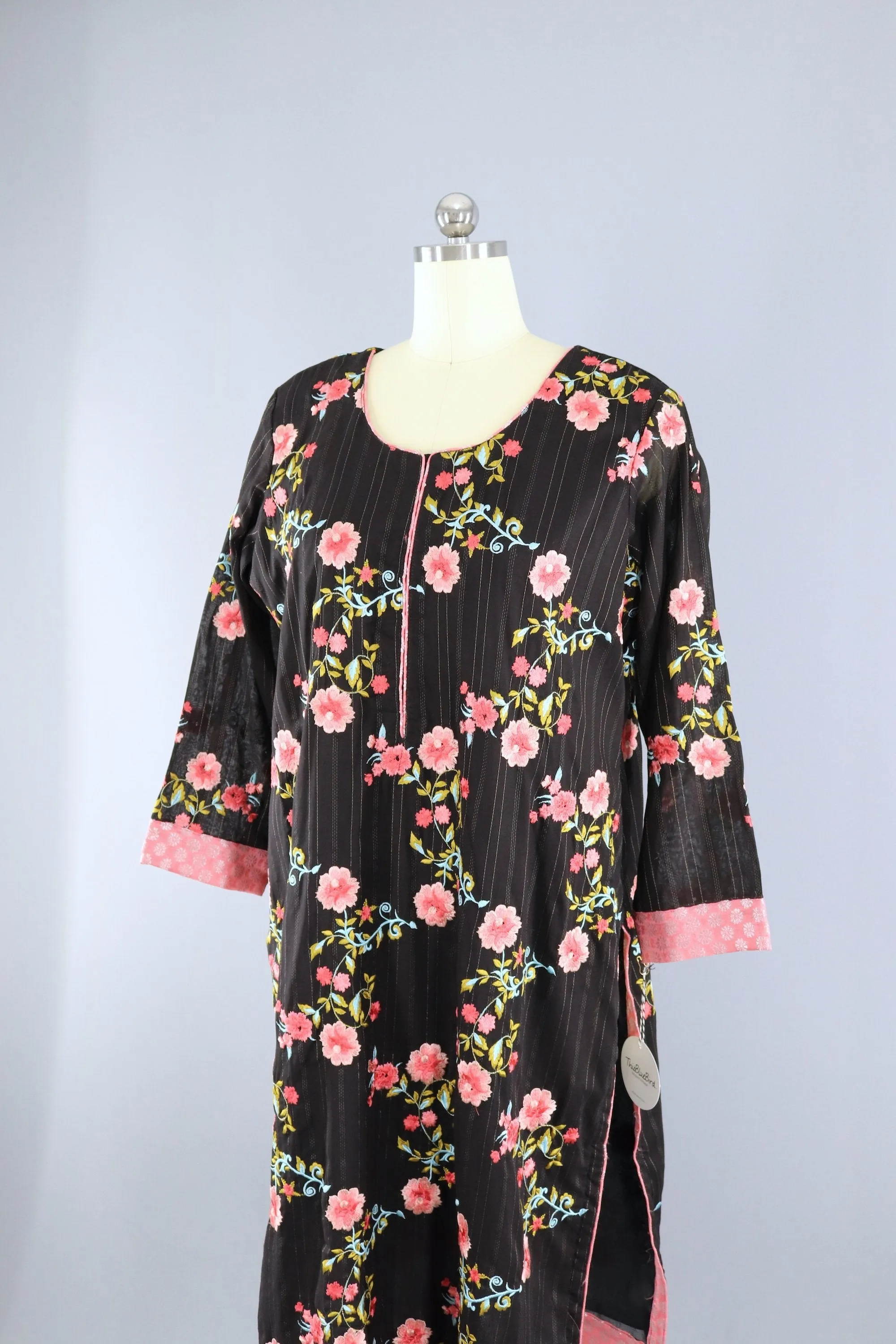 Vintage 1970s 1980s Kurta Indian Cotton Dress / Black & Pink Floral Embroidery