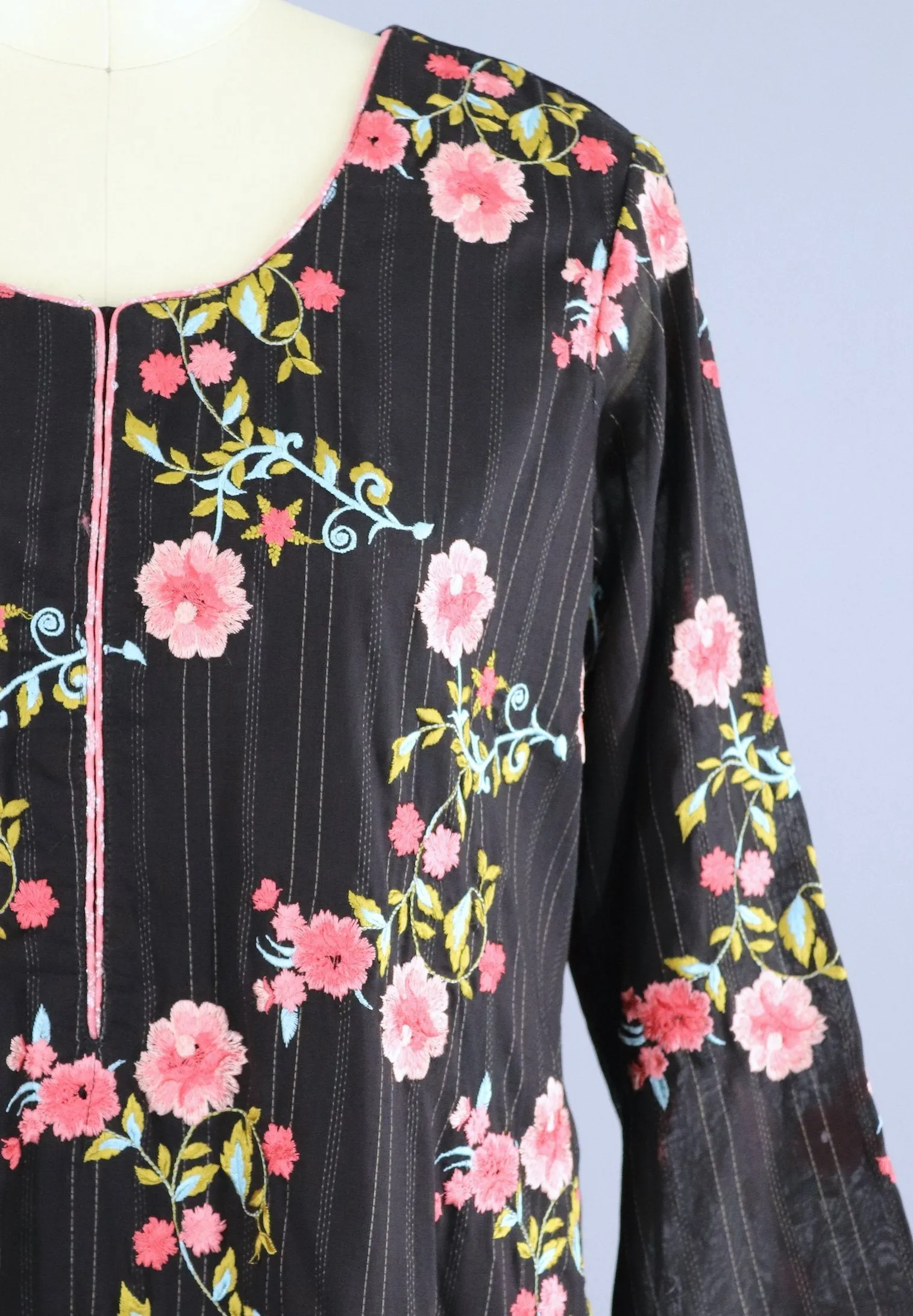 Vintage 1970s 1980s Kurta Indian Cotton Dress / Black & Pink Floral Embroidery